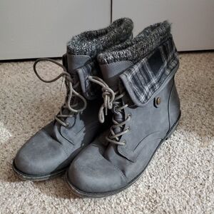 JustFab Gray Fold-Over Lace-Up Ankle Boots with Knit Cuff